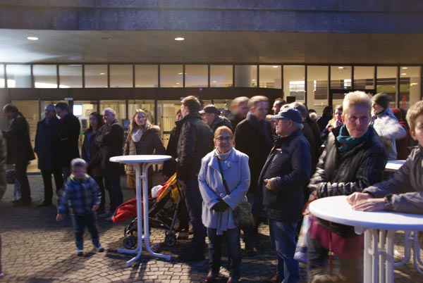 Uebergabe_Hoerbranzer_Weihnachtsbaum_an_Landhaus_Bregenz_2016-11-24_DSC02326.jpg